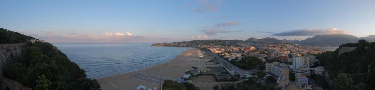 B&B I 100 Passi Gaeta Dış mekan fotoğraf
